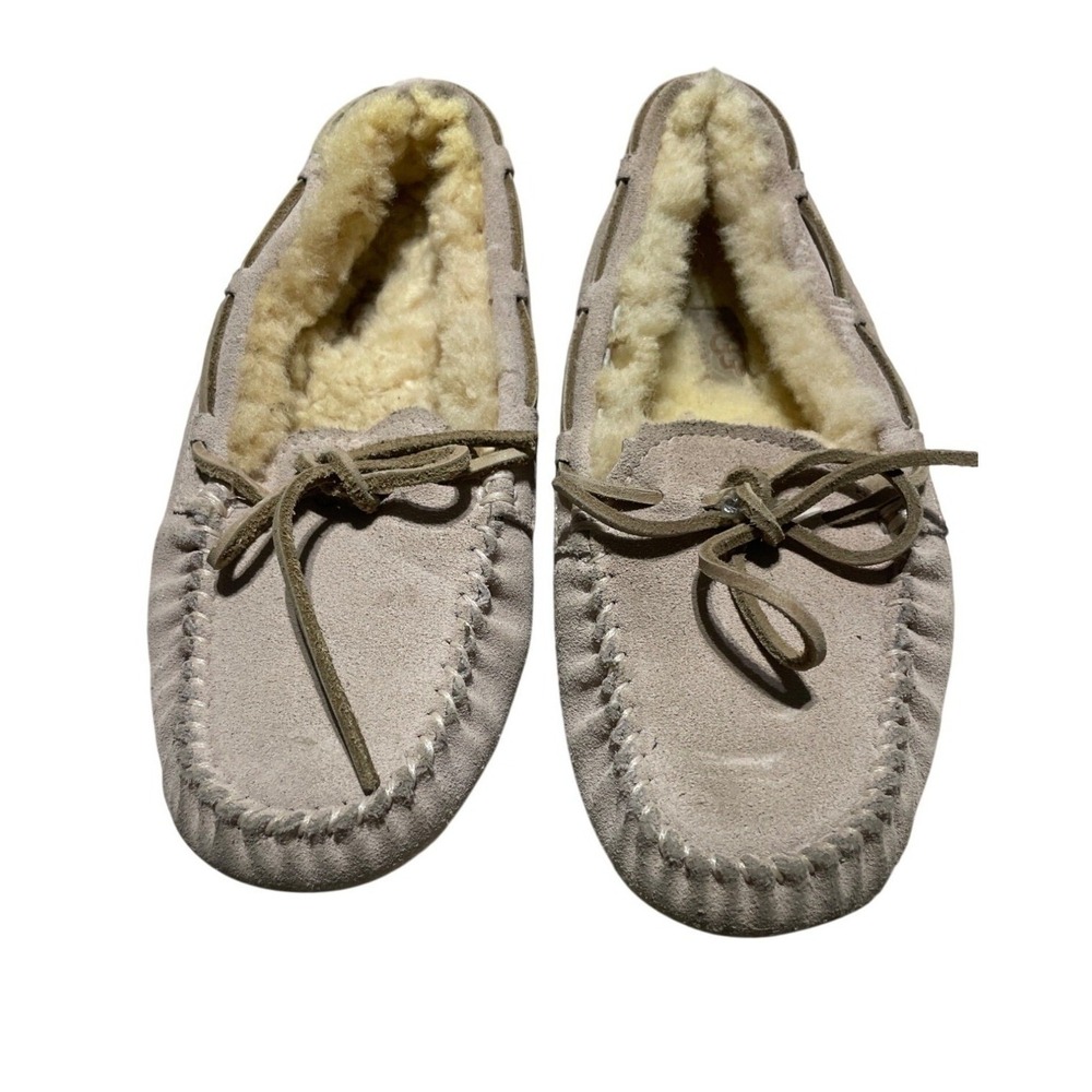 UGG Australia Kids Blush color Suede Sheepskin Moccasin Slippers Size 2 Beige‎